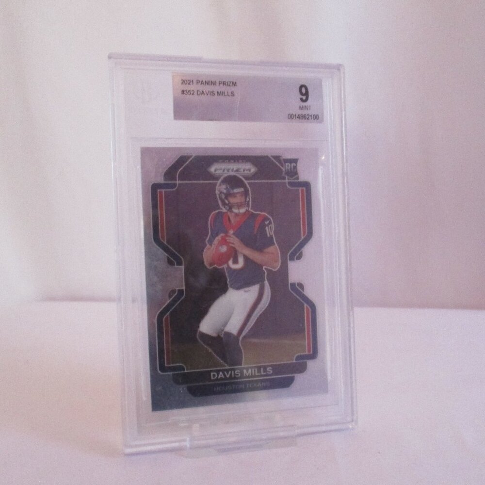 2021 PANINI PRIZM #352 DAVIS MILLS MINT 9